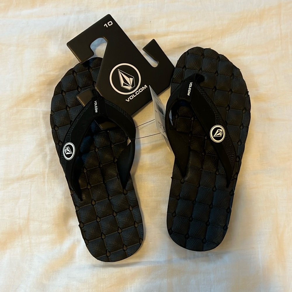 NWT Volcom Recliner flip flops sandals 10